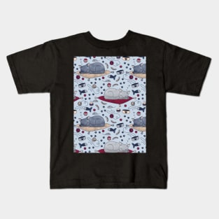 Sleepy Cat Dreams Pattern, Grey Kids T-Shirt